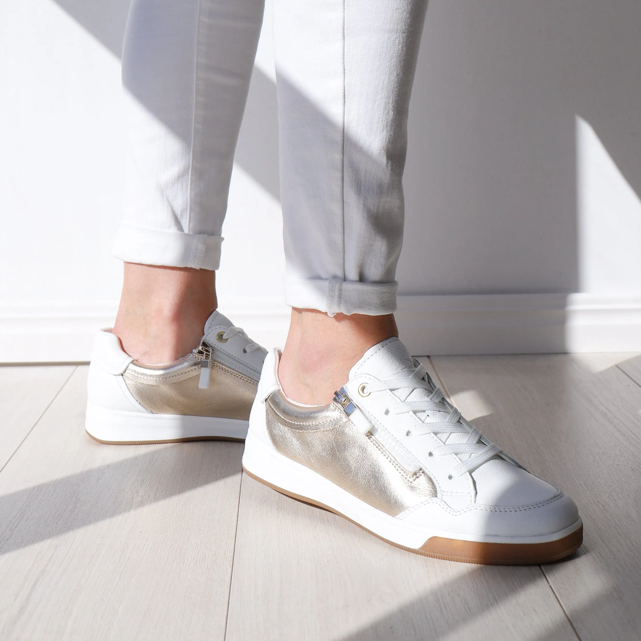 34423 White and Gold