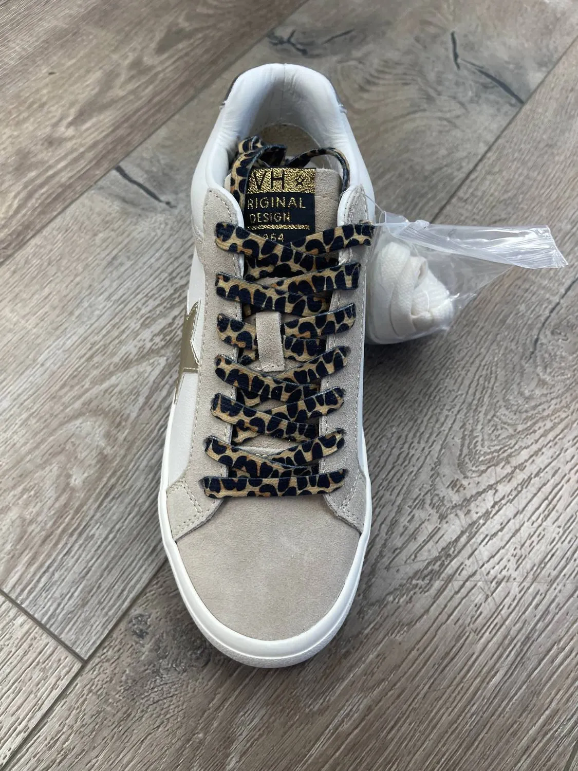 Bounce 35 Sneakers In Beige