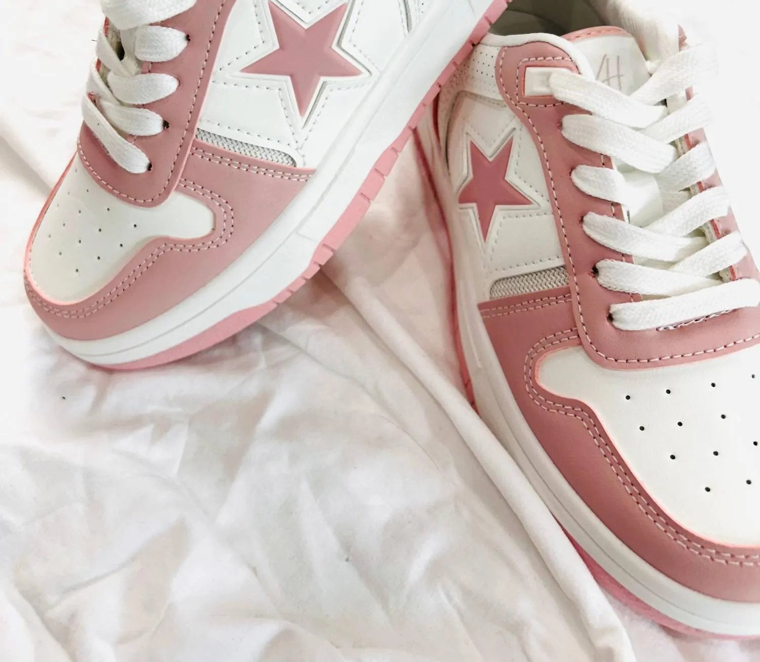 Give Me Everything Sneakers In Pink