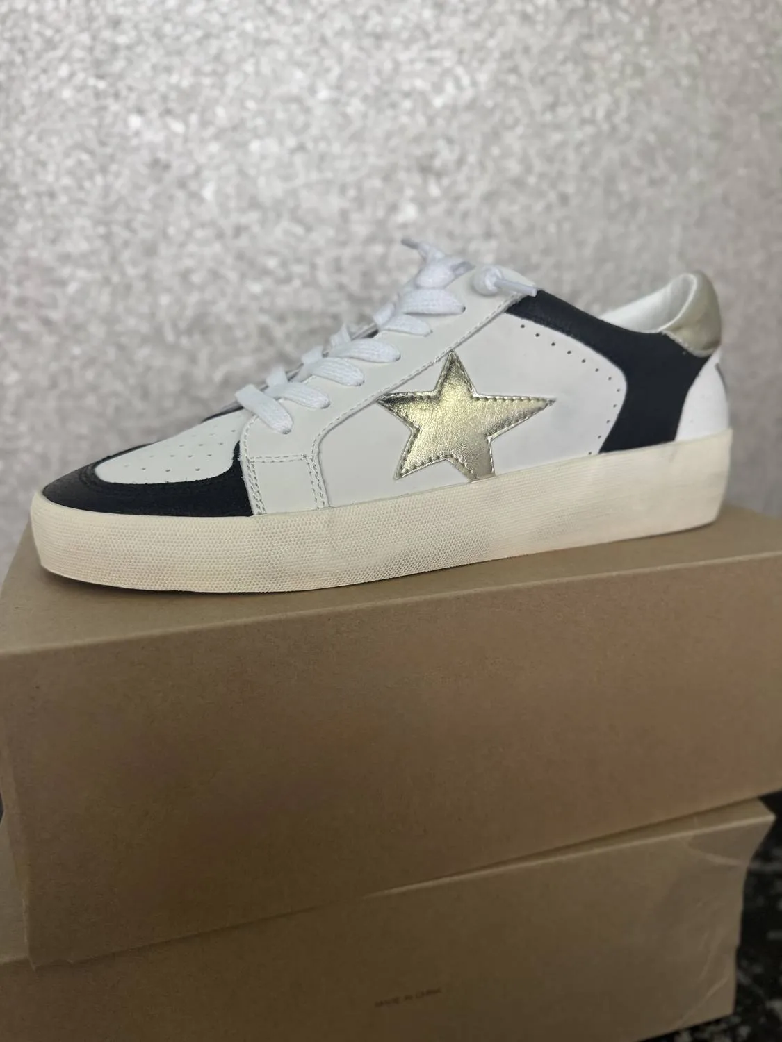 Reflex 24 Sneaker In Black Gold & White