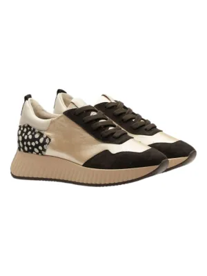 Women's Aki Sneaker In Platino