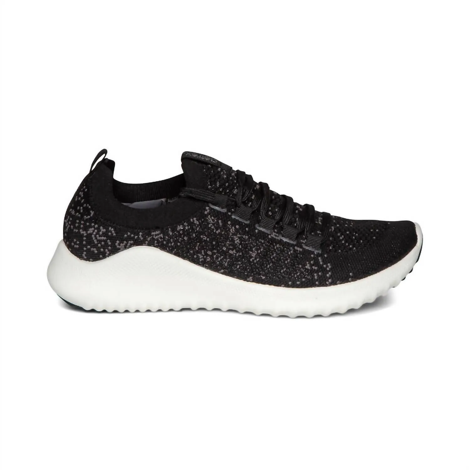 Women's Carly Sneaker In Black