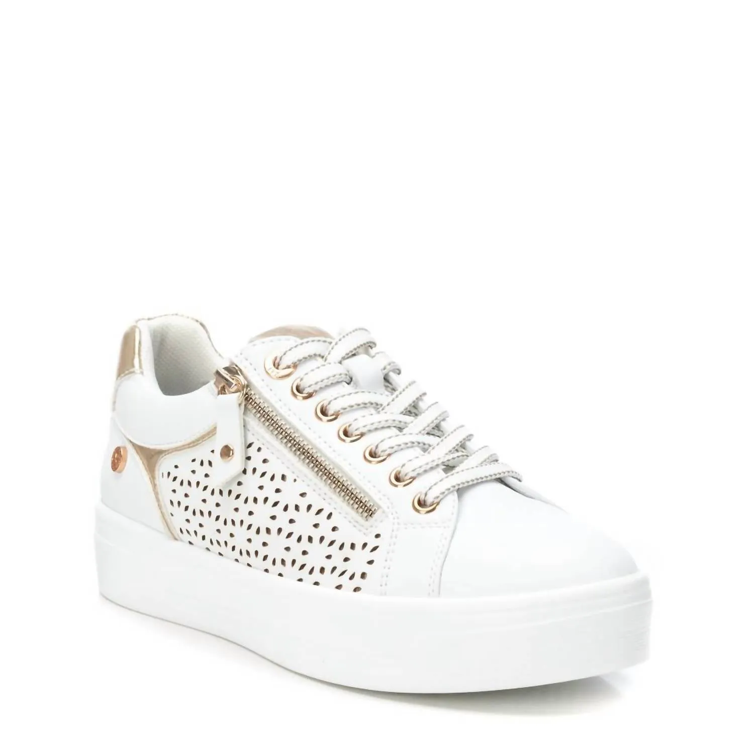 Women's Casual Comfort Sneakers In White
