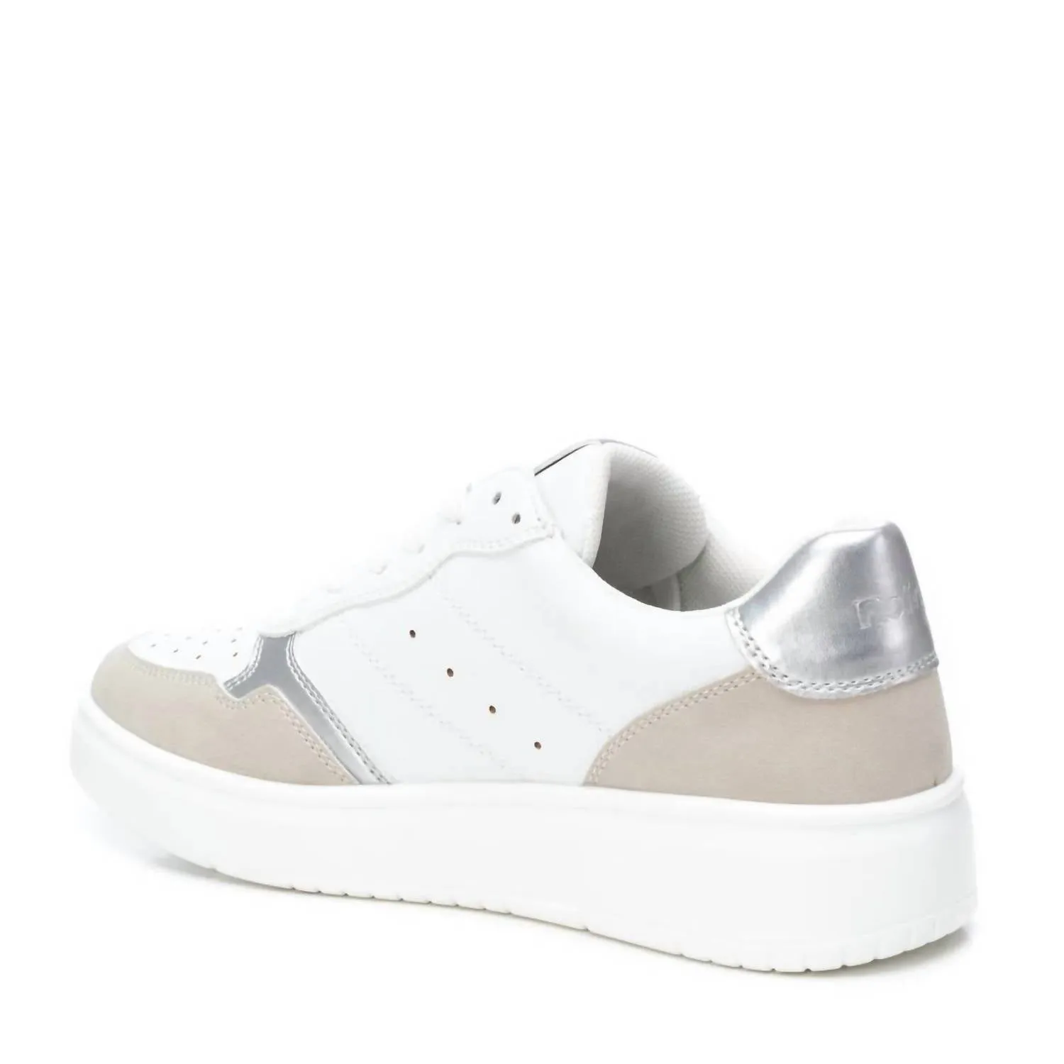 Women's Casual Comfort Sneakers In White