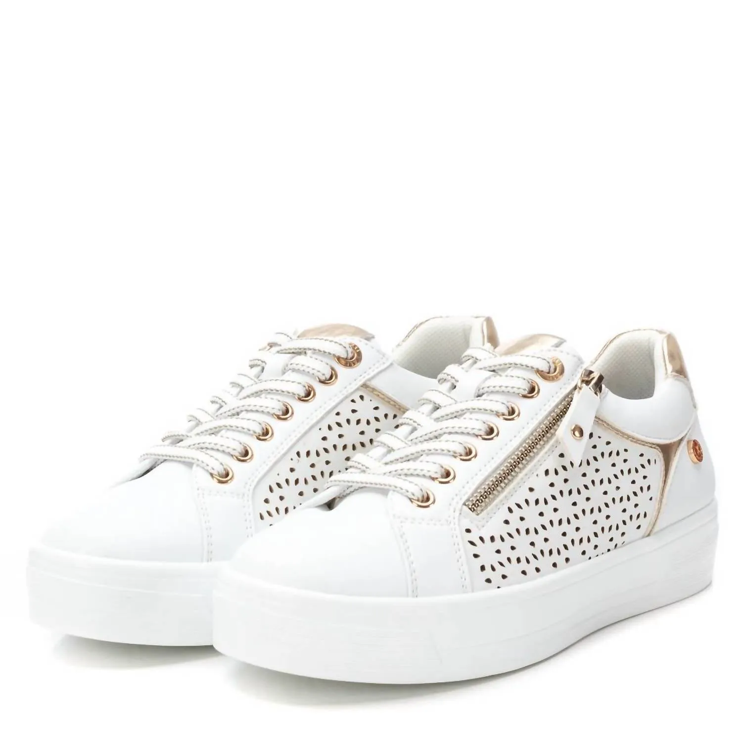 Women's Casual Comfort Sneakers In White
