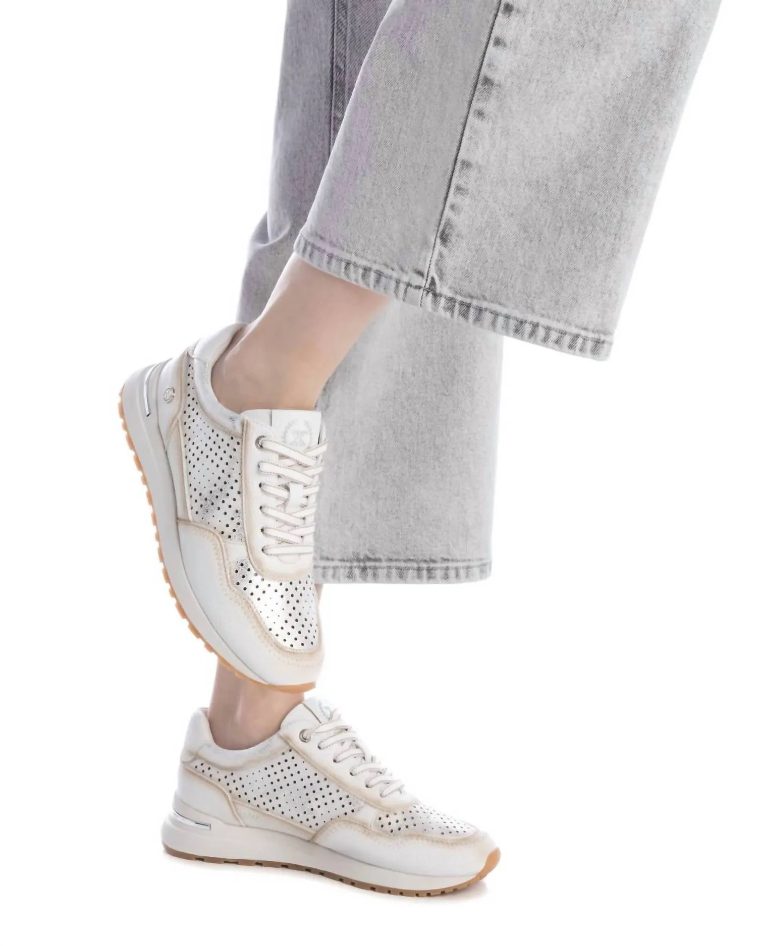 Women's Casual Fashion Sneakers In White