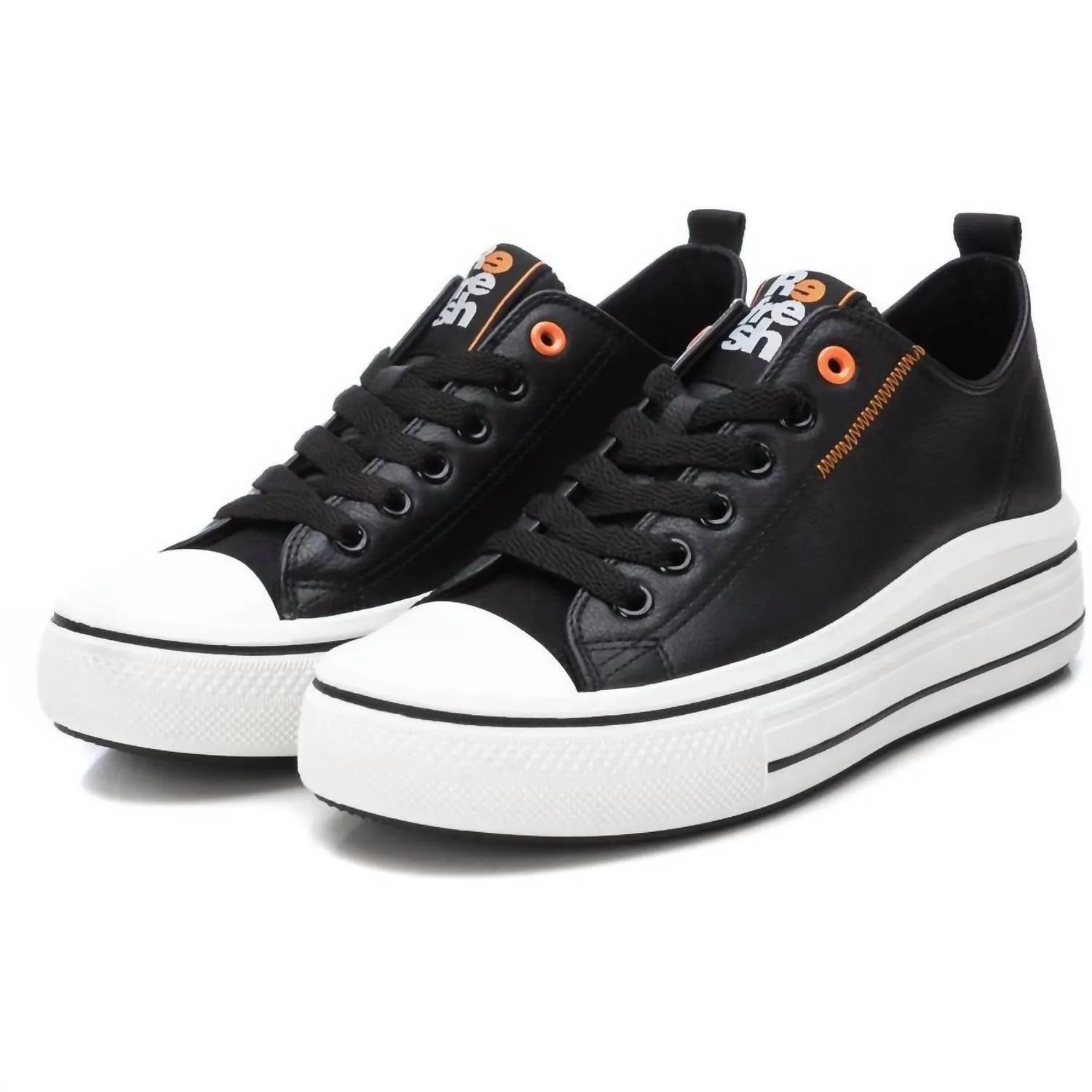 Women's Casual Sneaker In Black