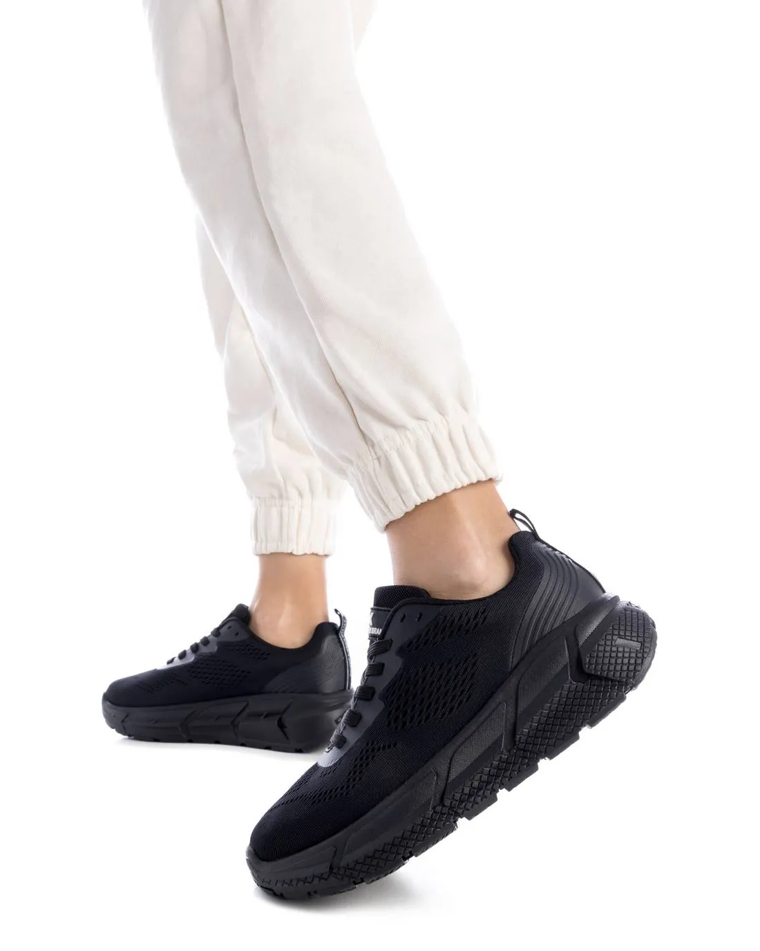 Women's Casual Sneakers By XTI