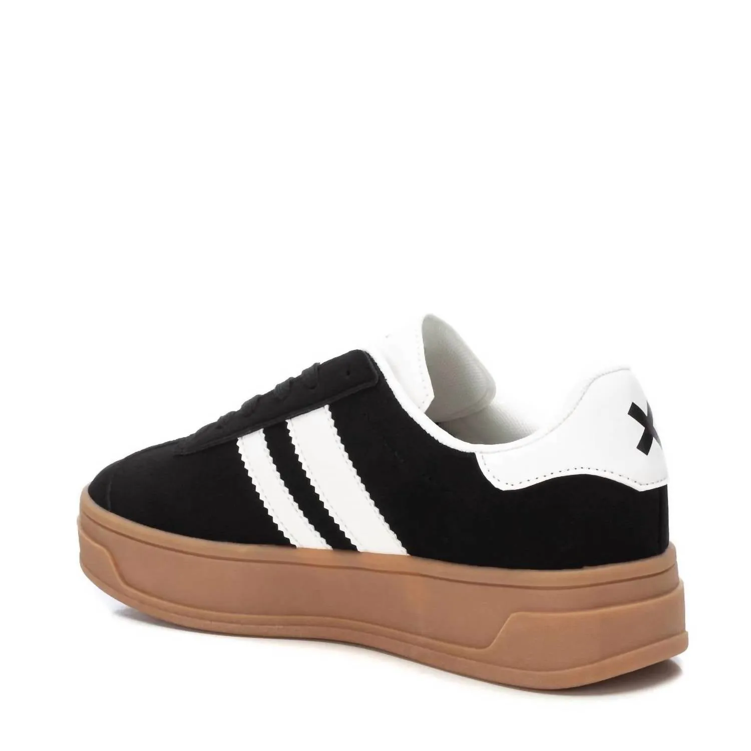 Women's Casual Sneakers In Black