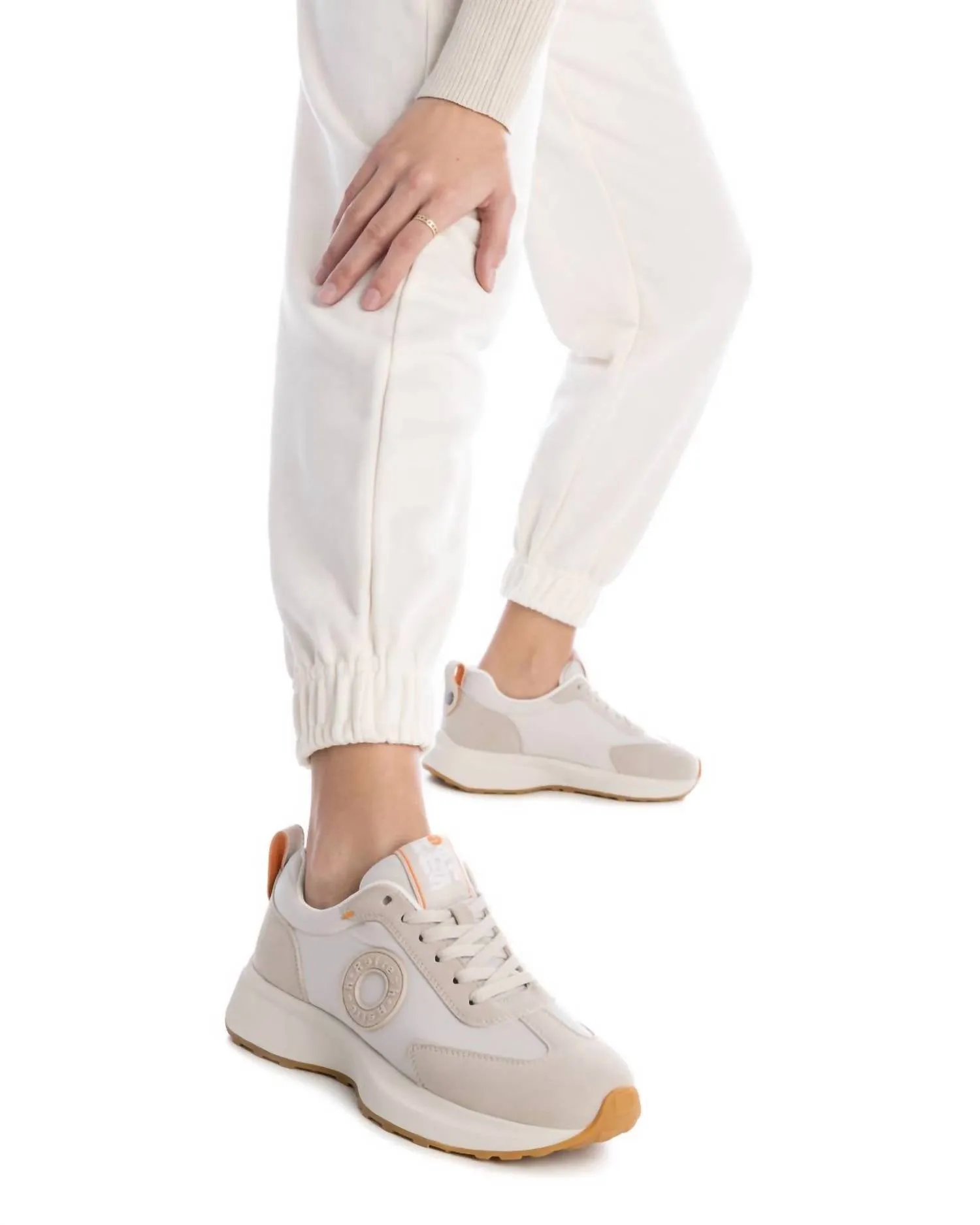 Women's Casual Sneakers In Ivory