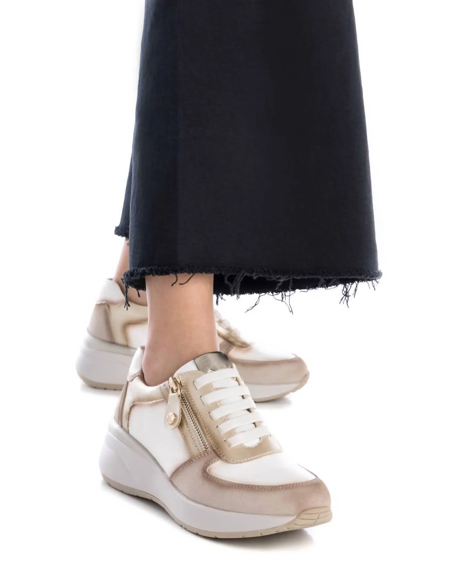 Women's Casual Sneakers In Ivory