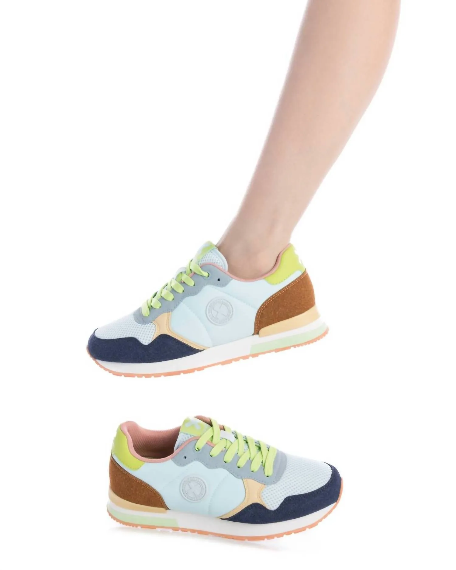 Women's Casual Sneakers In Light Blue