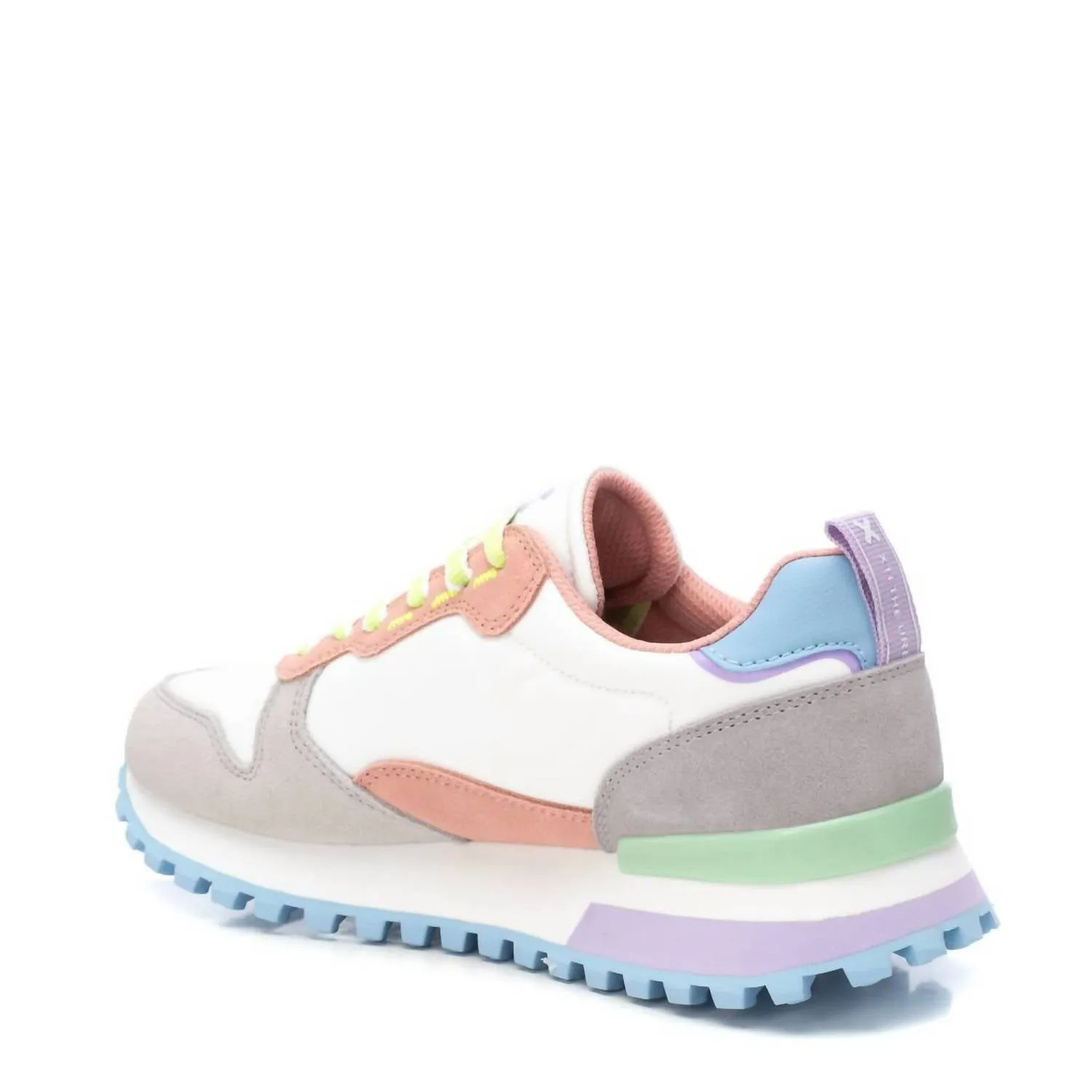 Women's Casual Sneakers In White