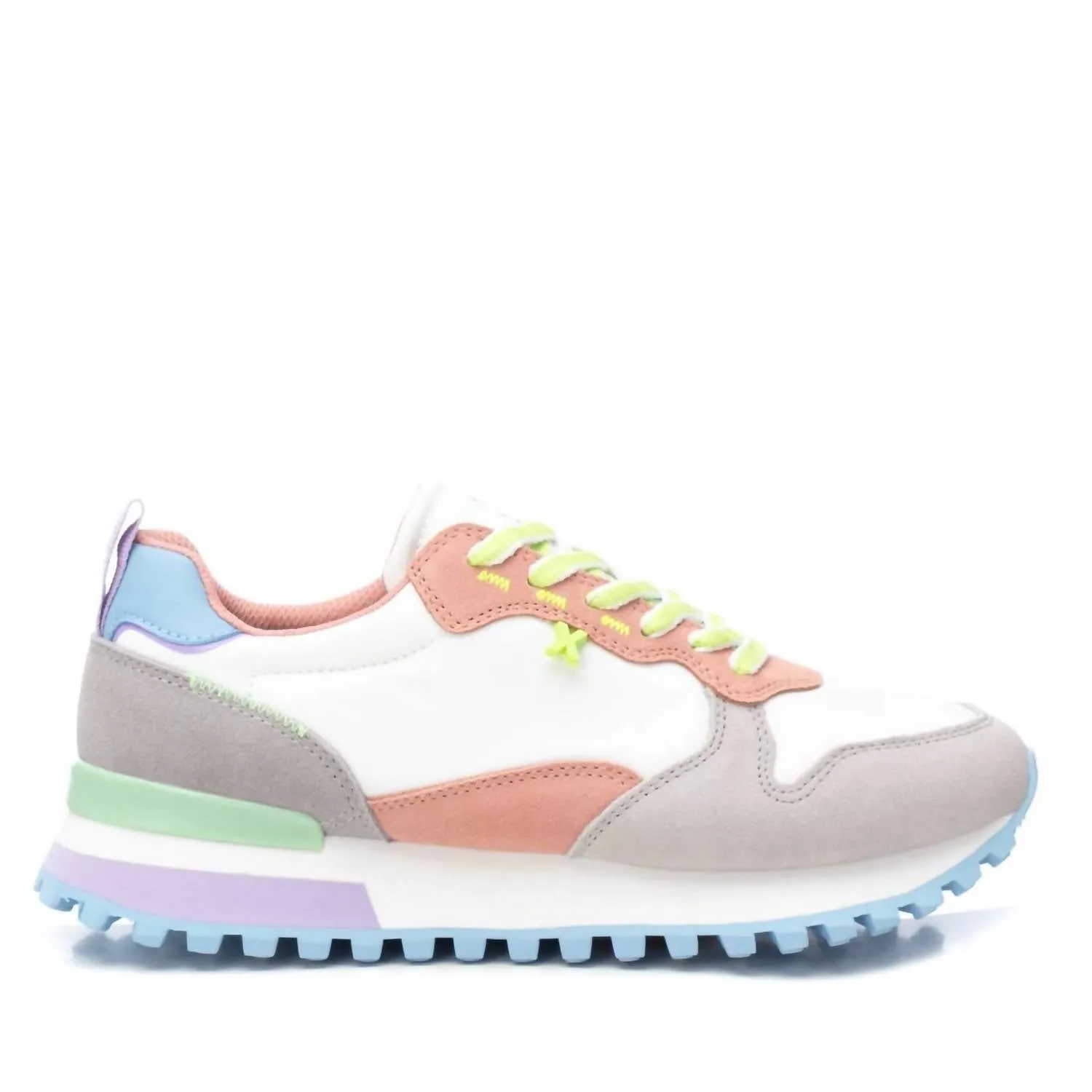 Women's Casual Sneakers In White
