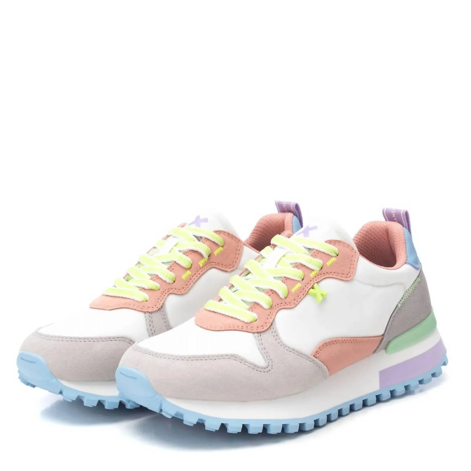 Women's Casual Sneakers In White