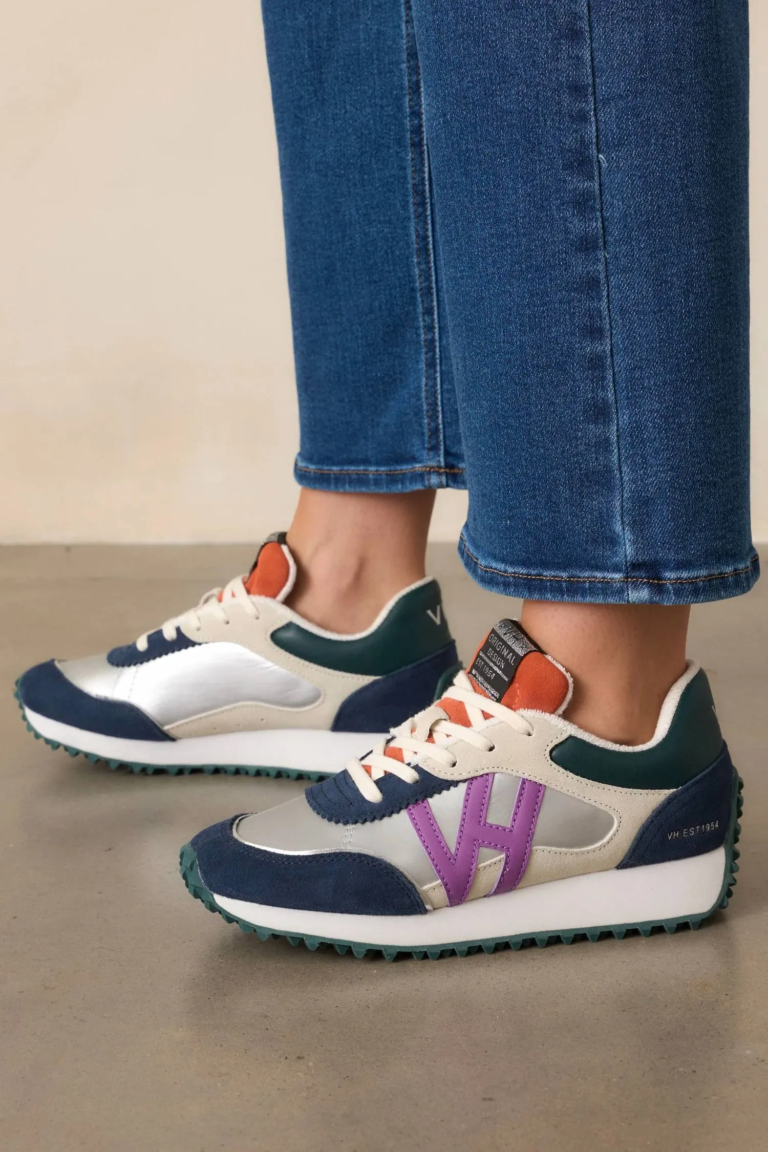 Women's Cosmic 39 Sneakers In Camel / Purple / Navy