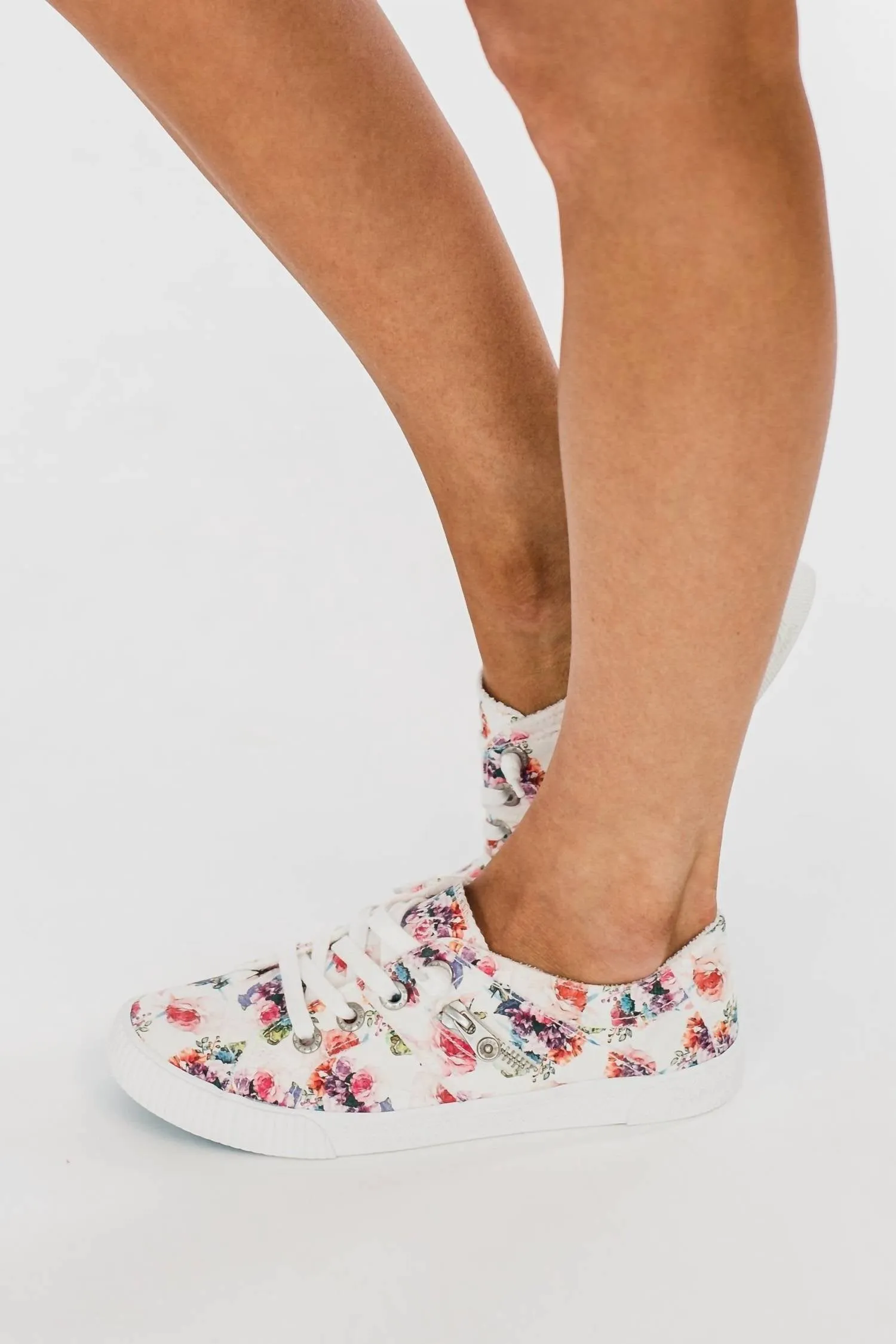 Women's Fruit Sneaker In Off White Starbella Print