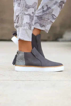 Women's Judith Zip-Up Sneaker In Charcoal