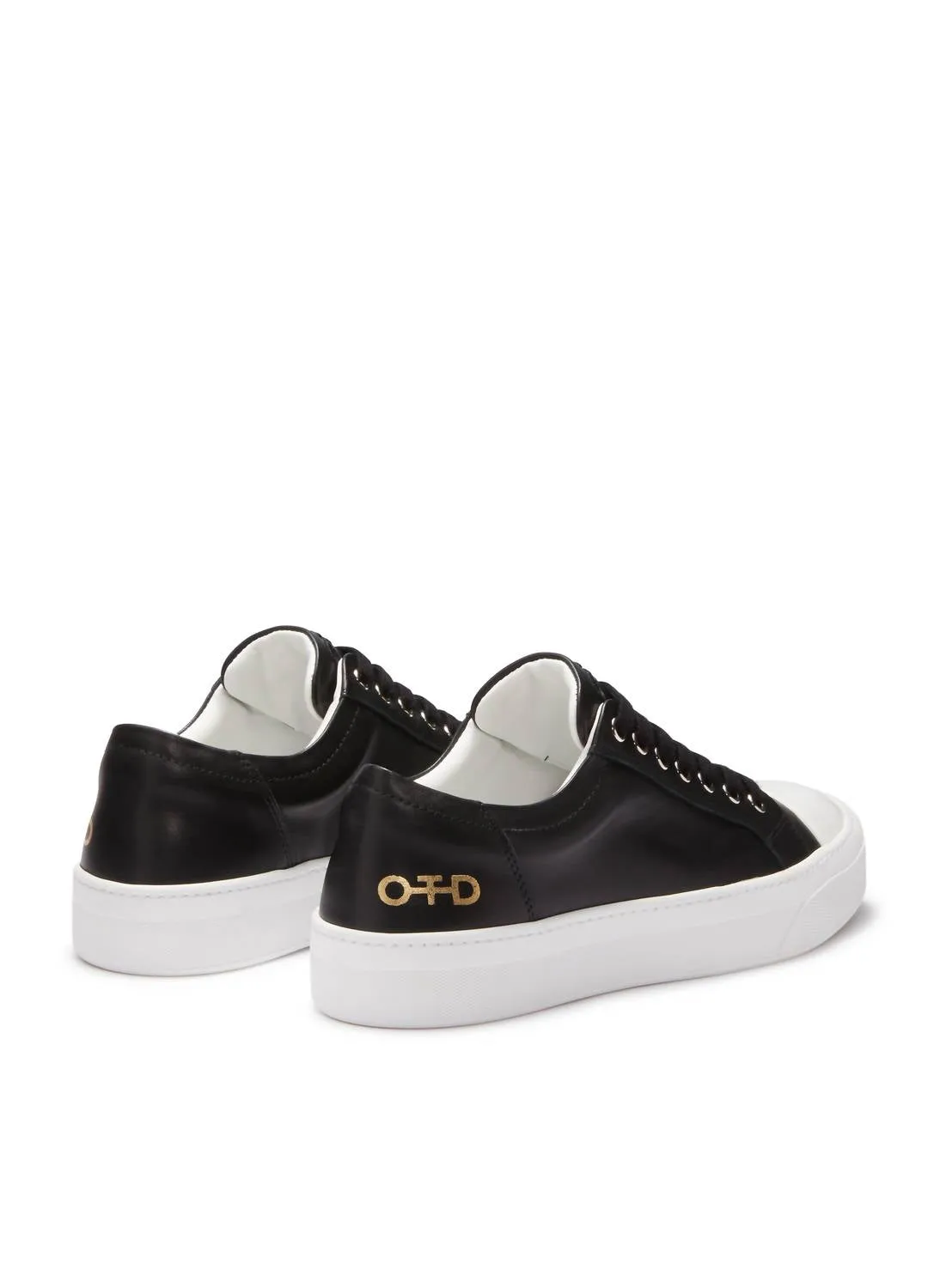 Women's Leather Low-Top Sneaker In Black