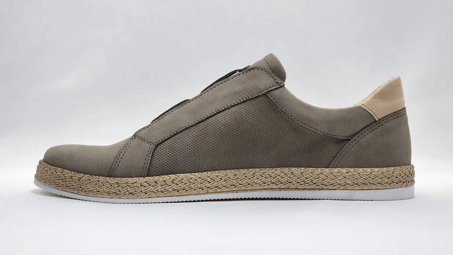 Women's Lifestyle Slip-On Leather Sneakers In Beige