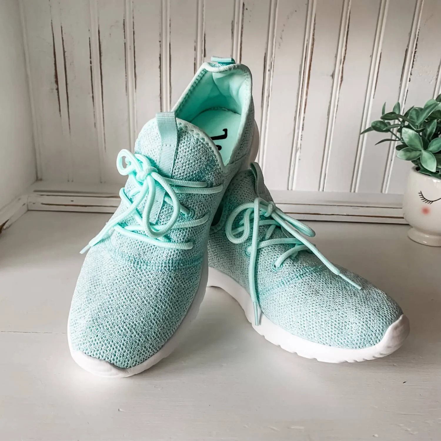 Women's Liliana Sneaker In Mint