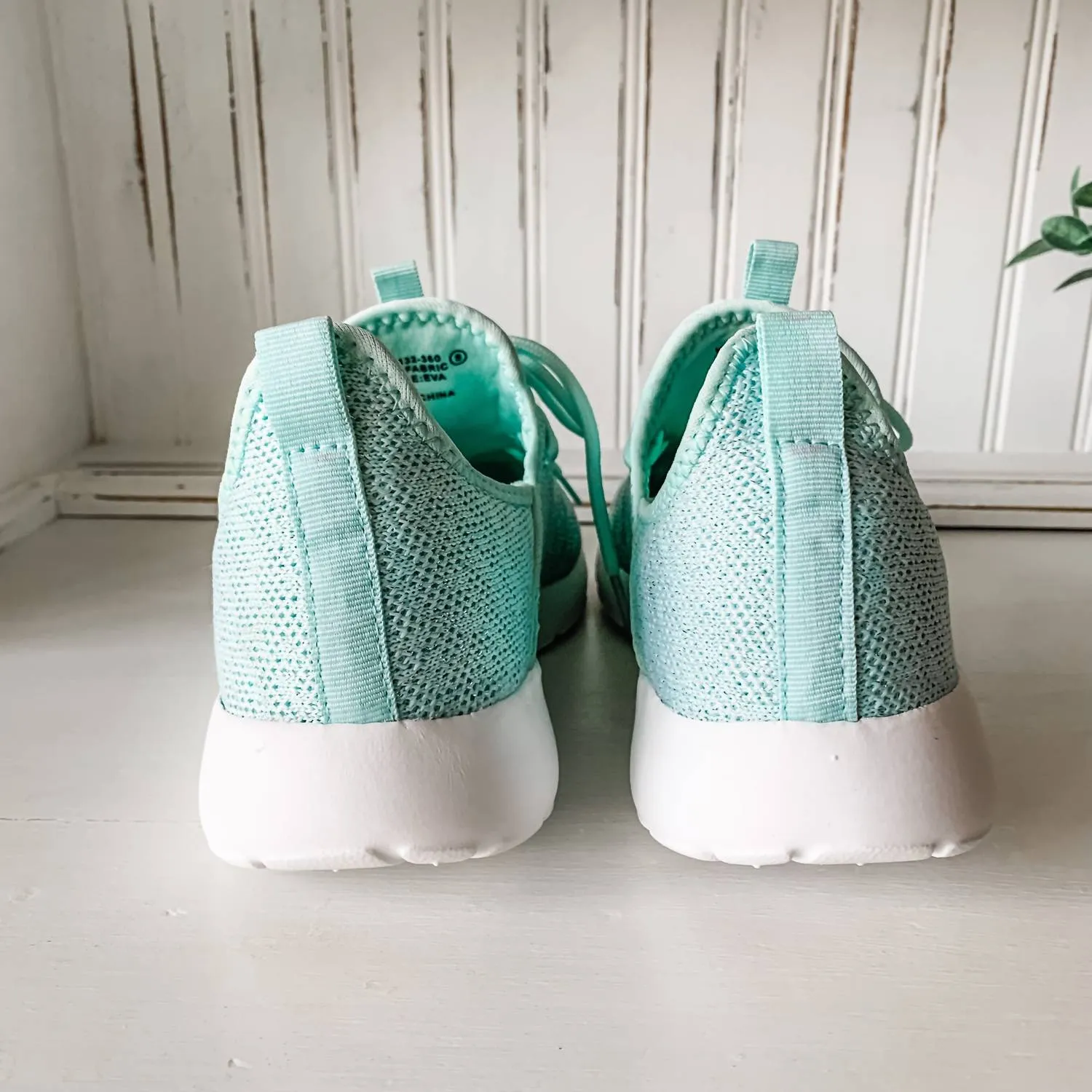 Women's Liliana Sneaker In Mint