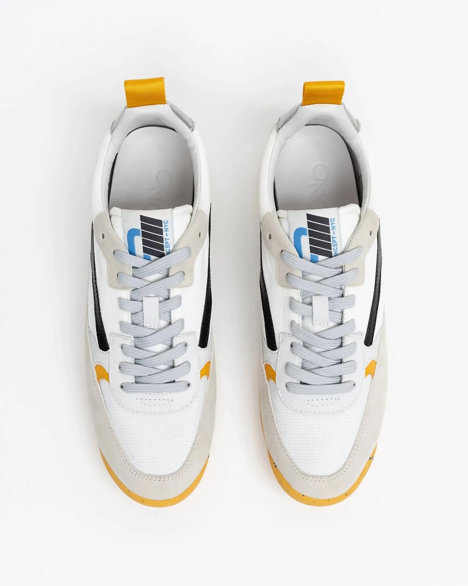 Women's Montreal Sneakers In White Black