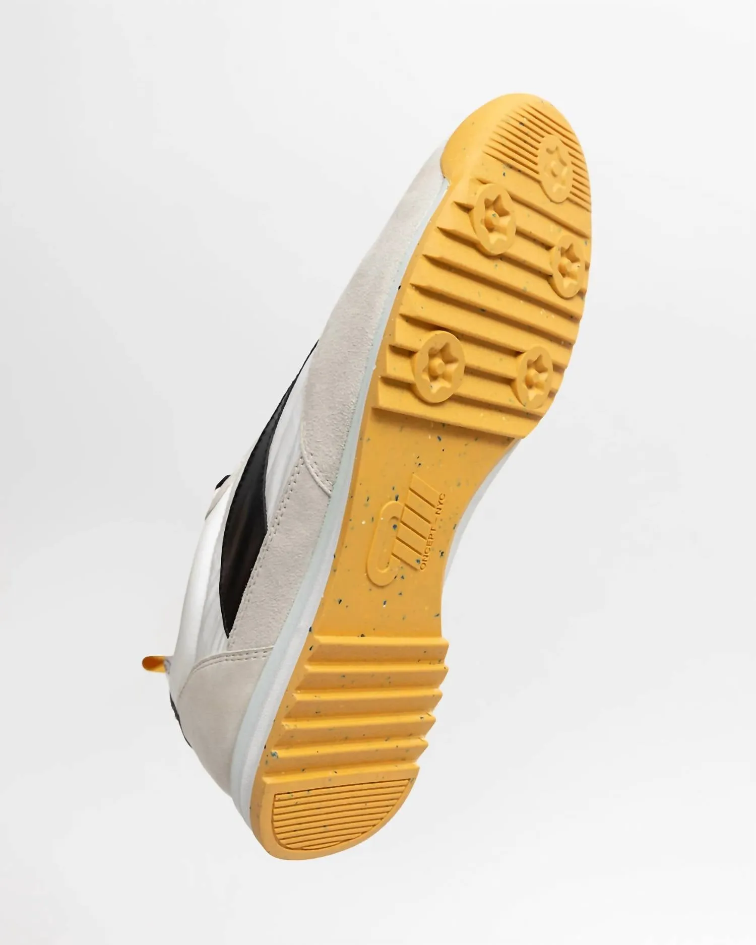 Women's Montreal Sneakers In White Black