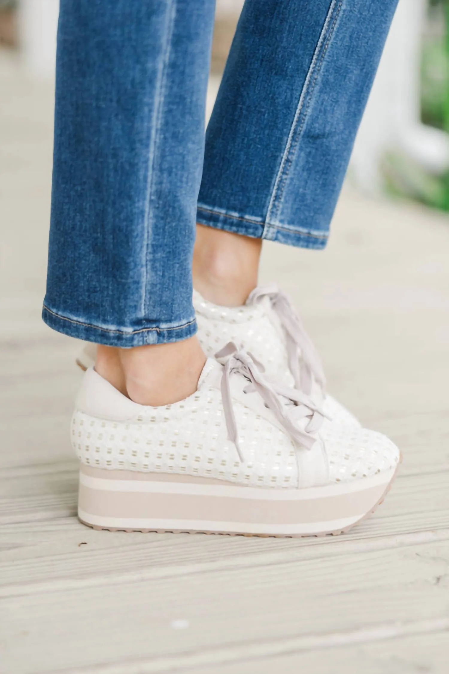 Women's Paloma Sneakers In Cream