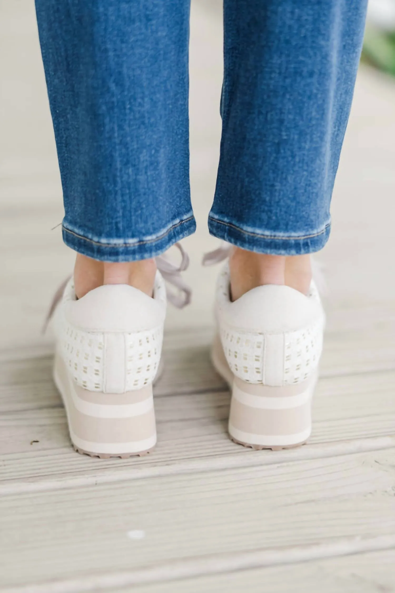 Women's Paloma Sneakers In Cream