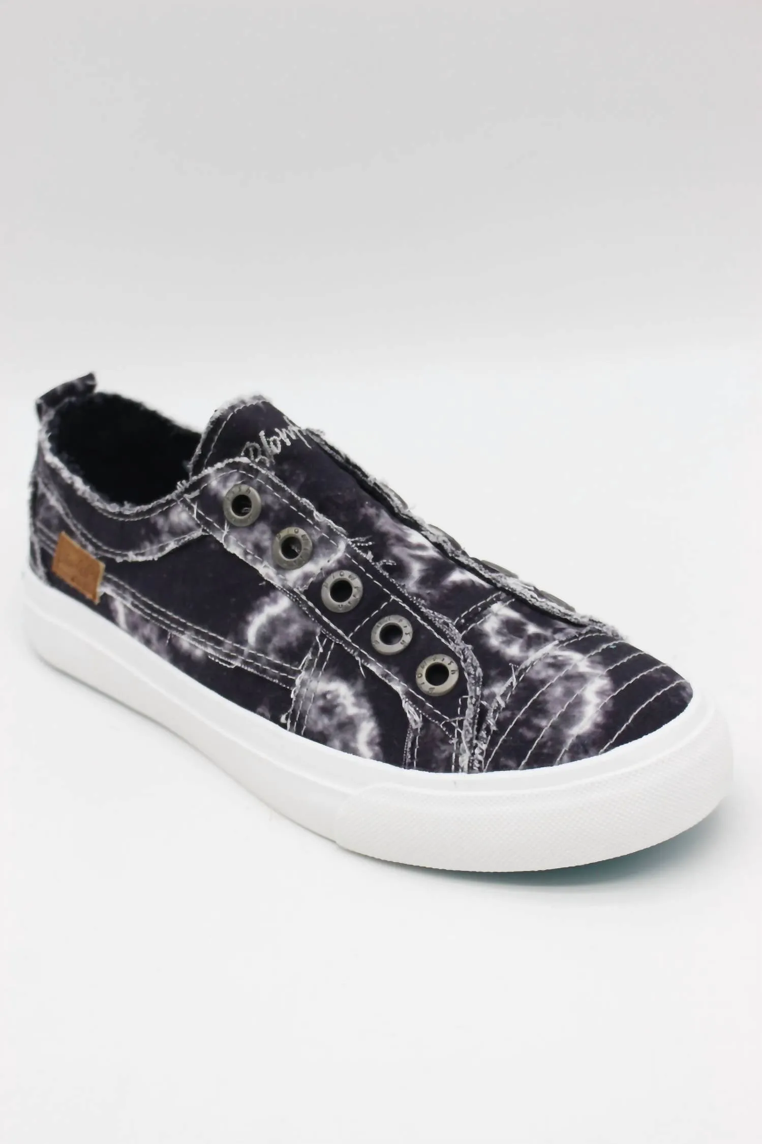 Women's Play Sneakers In Shadow Tie Dye