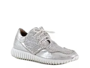 Women's Poker Hand Sneakers In Silver Metallic