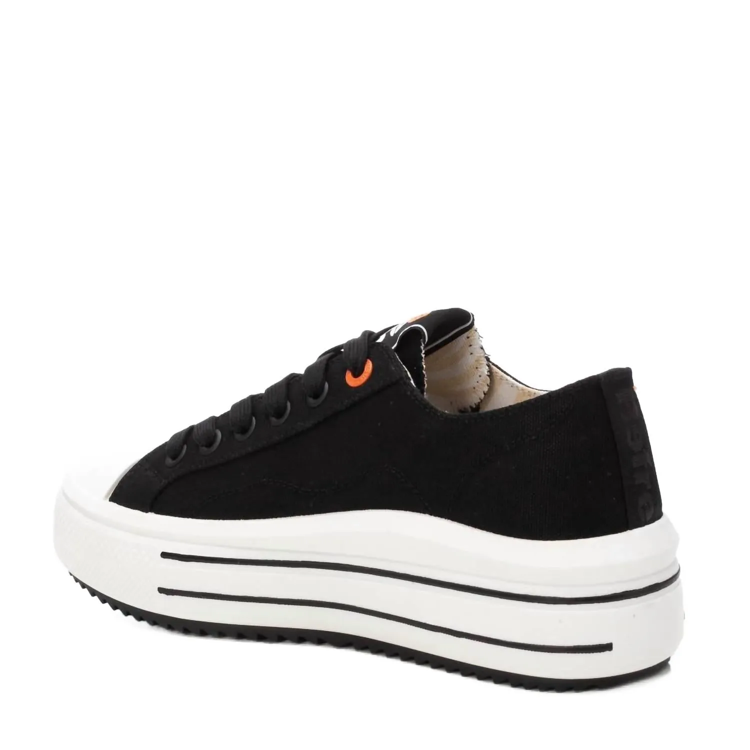 Women's Refresh Sneakers In Black