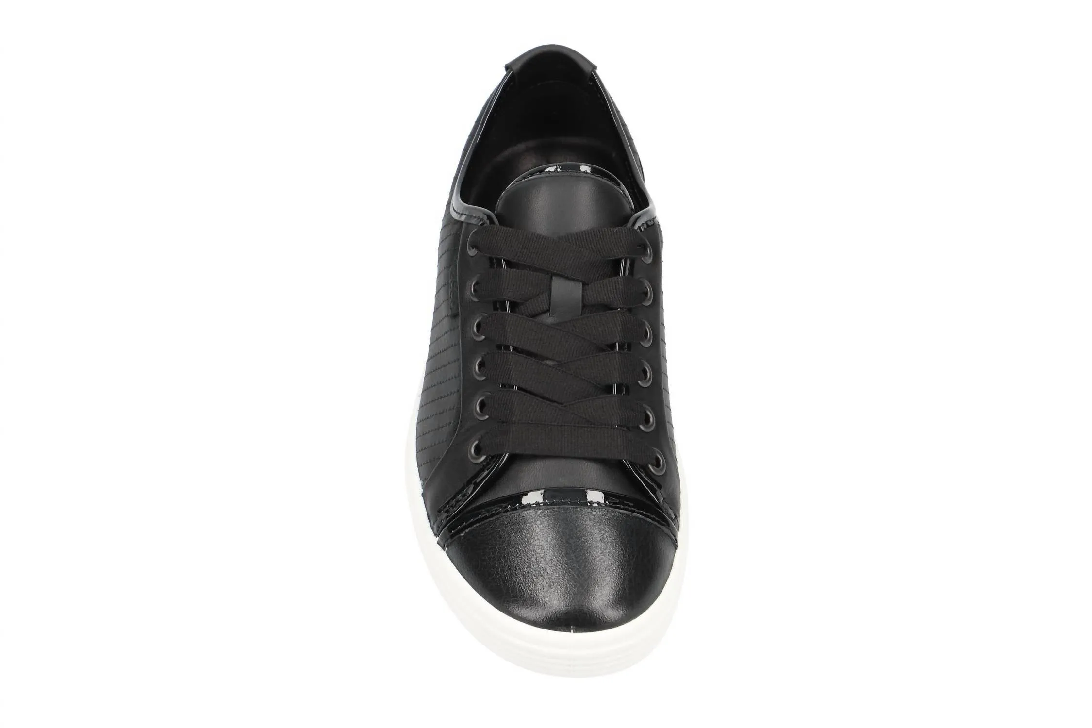 Women's Soft 7 Low Sneaker In Black