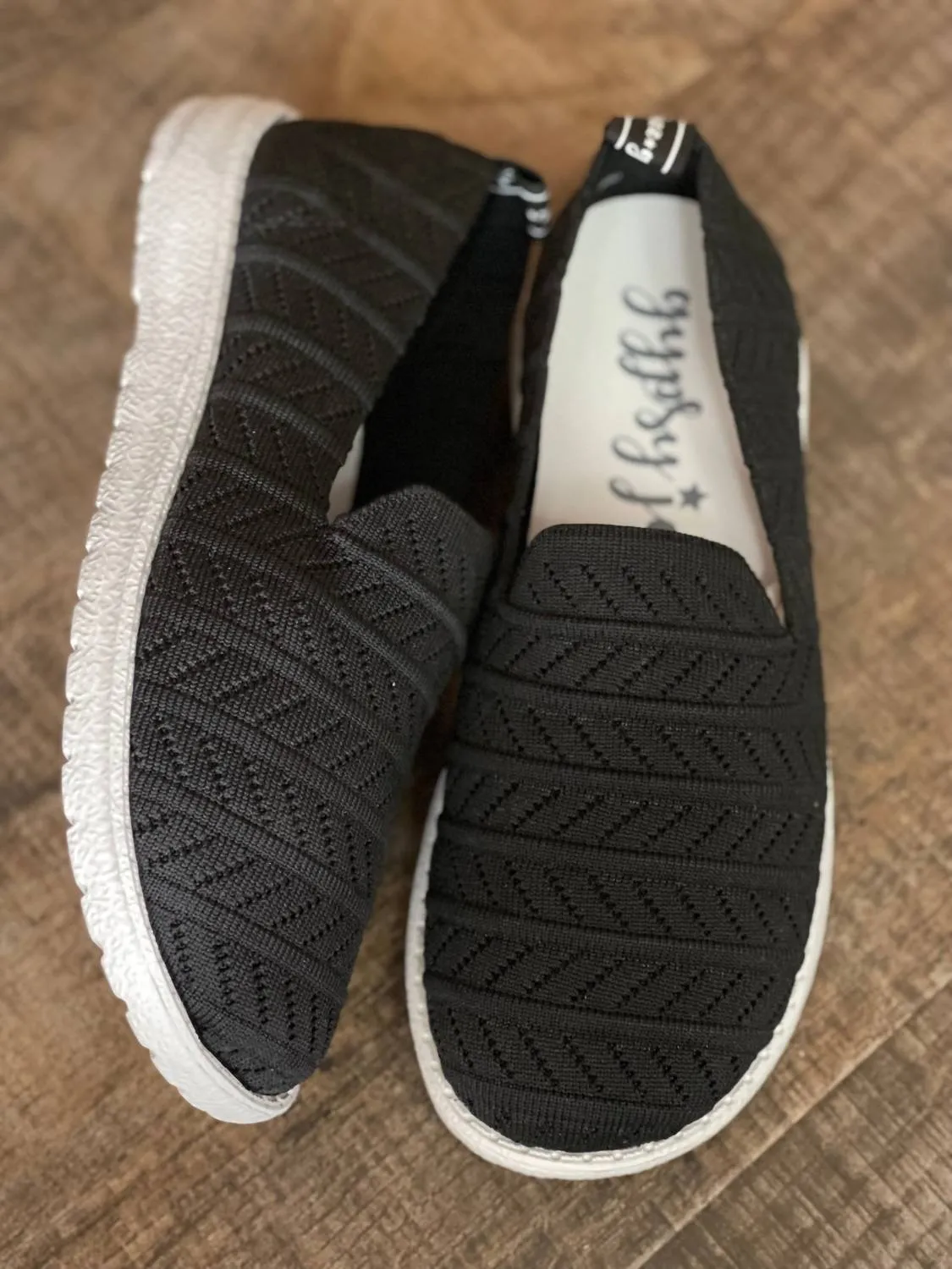 Women's Swift Sneaker In Black