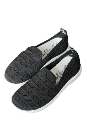 Women's Swift Sneaker In Black