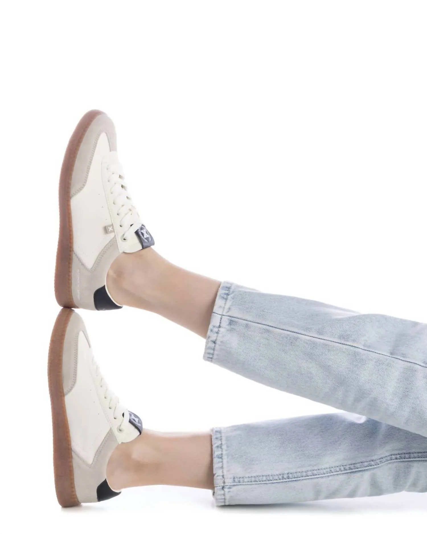 Women's Trainer Sneakers In Black